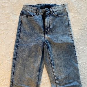 H&M | High-Waisted Dark Wash Skinny Jeans